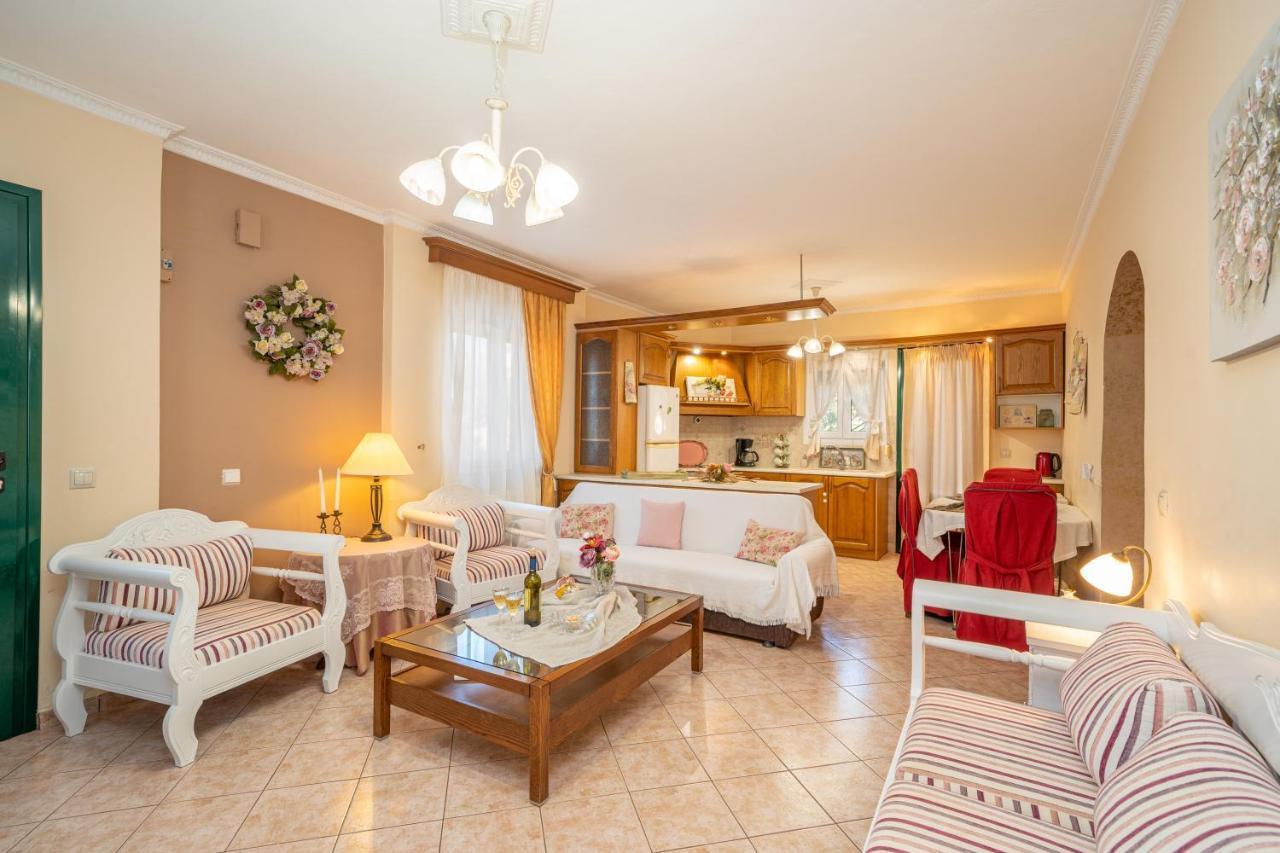 Artemis Superb 2 Bedroom Apartment 700 M Away From The Beach Miniá Kültér fotó