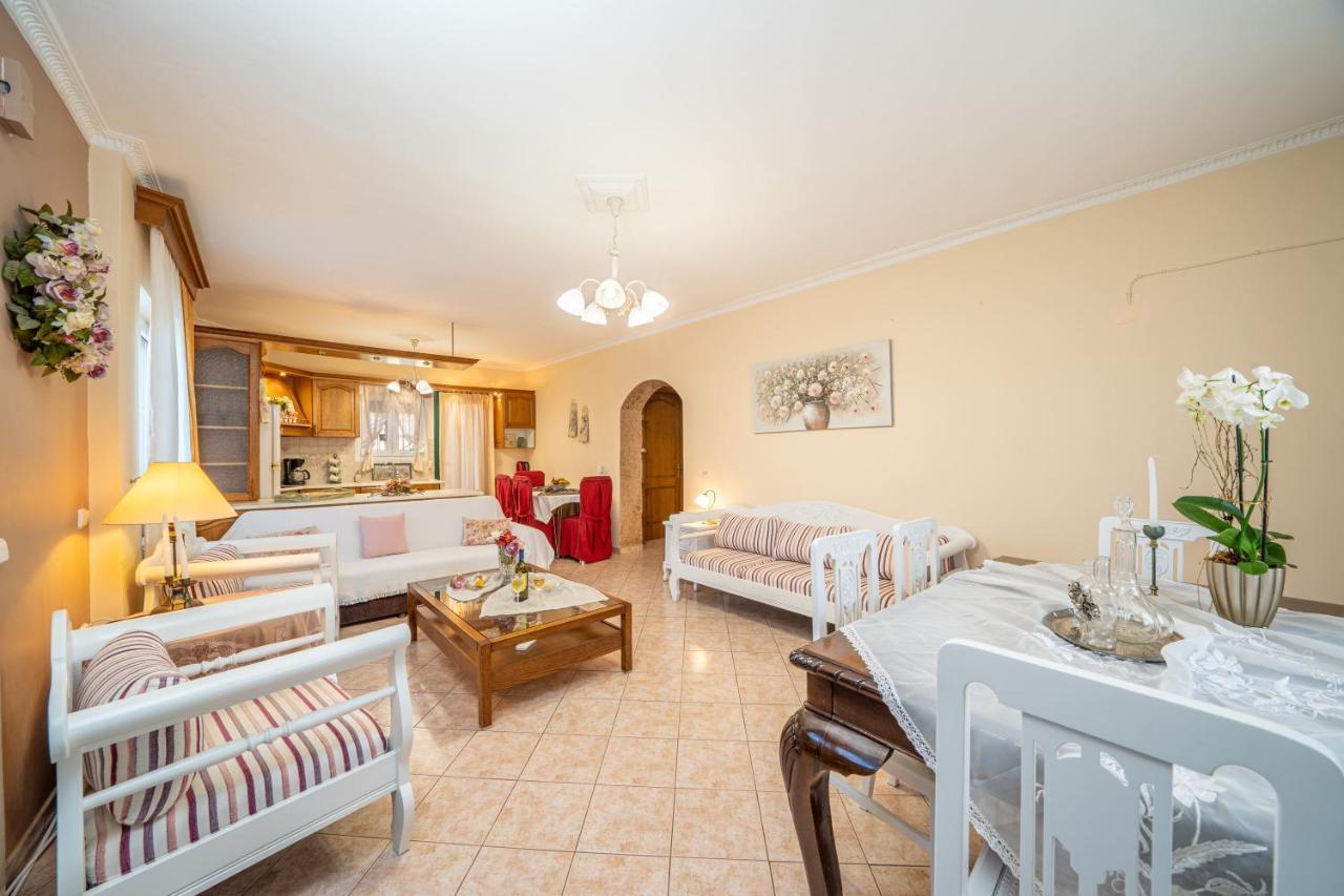 Artemis Superb 2 Bedroom Apartment 700 M Away From The Beach Miniá Kültér fotó