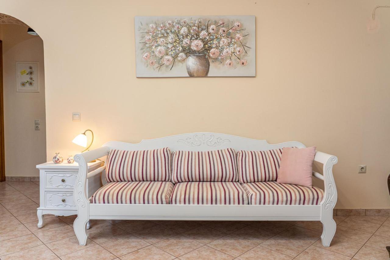 Artemis Superb 2 Bedroom Apartment 700 M Away From The Beach Miniá Kültér fotó