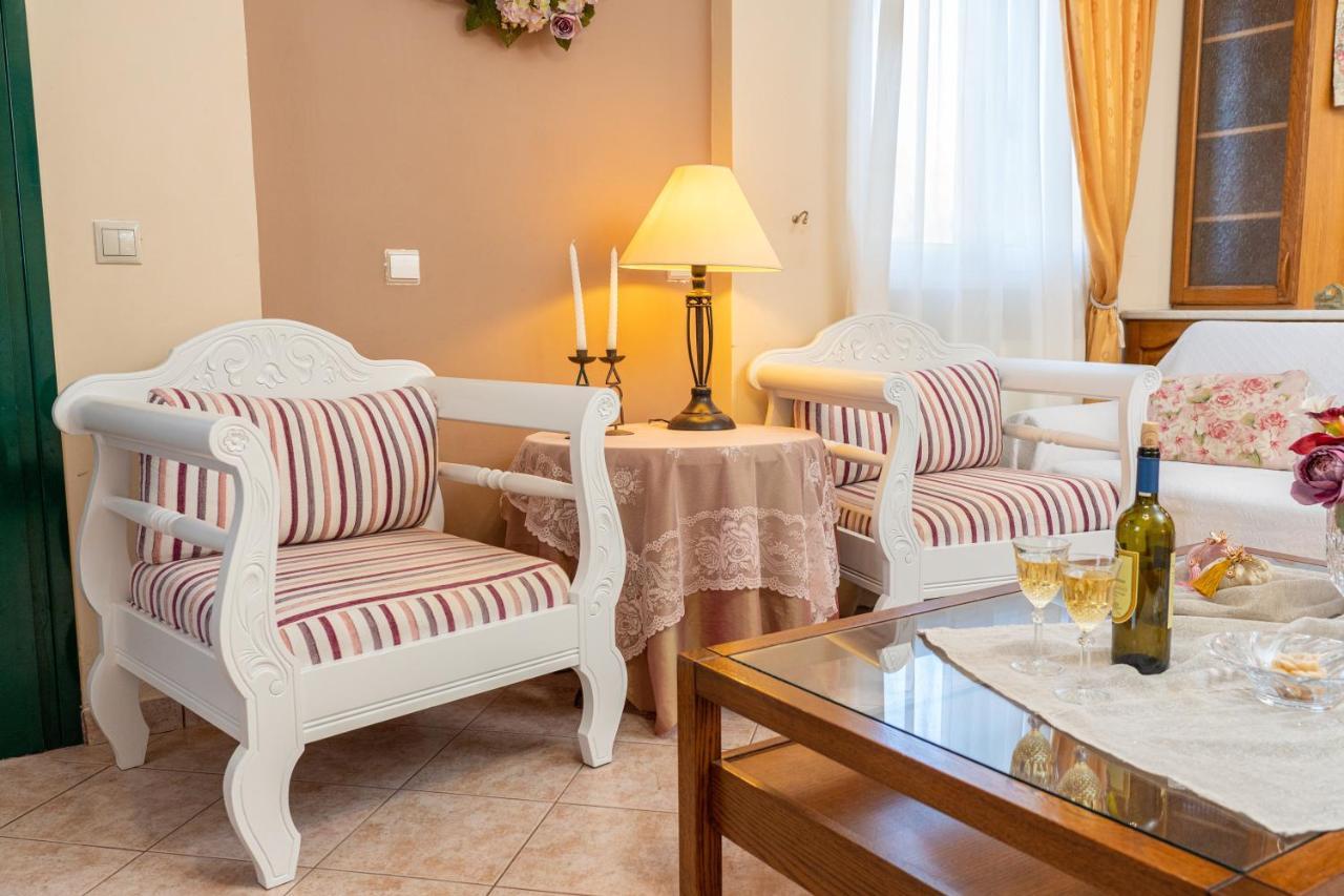 Artemis Superb 2 Bedroom Apartment 700 M Away From The Beach Miniá Kültér fotó