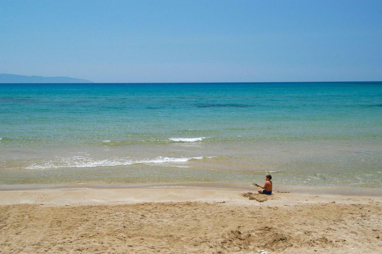 Artemis Superb 2 Bedroom Apartment 700 M Away From The Beach Miniá Kültér fotó